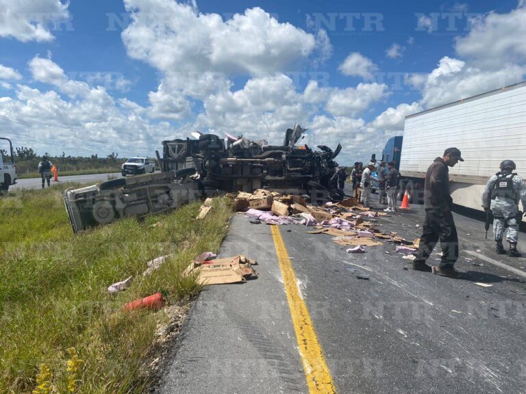 Choque múltiple deja solo daños materiales