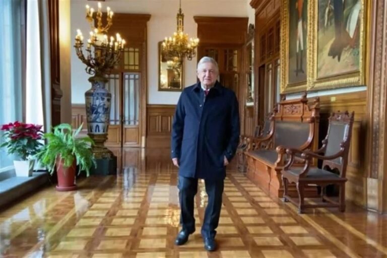 Pasa hoy AMLO su última noche en Palacio Nacional