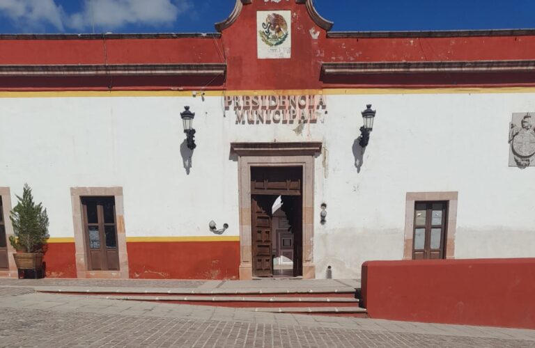 Cortan la luz a Pinos; adeuda $2.5 millones