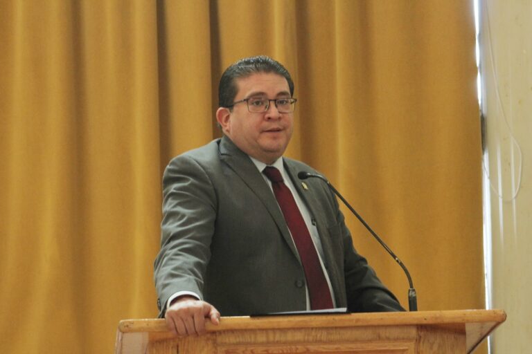 Promete rector cooperar con la Legislatura