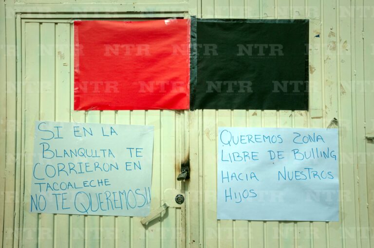 Toman escuela; exigen retirar directora por maltrato