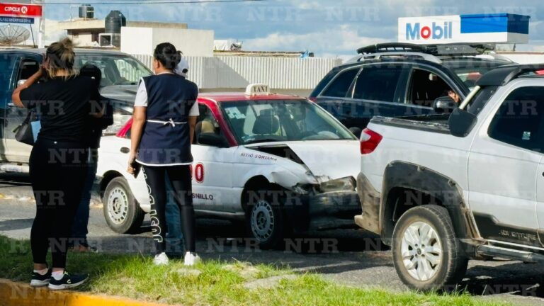 Se impactan vehículos en Fresnillo; hay dos lesionadas