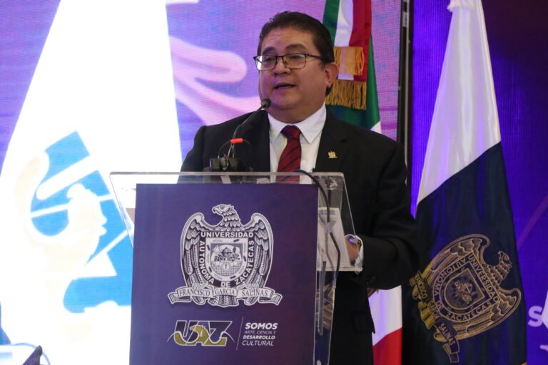 Presenta informe rector de la UAZ