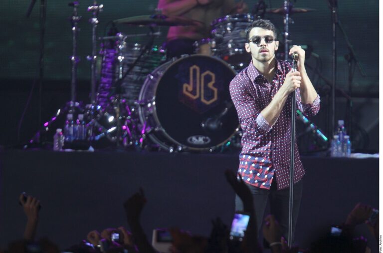 Elimina Joe Jonas referencia a Diddy en ‘Cake by the Ocean’