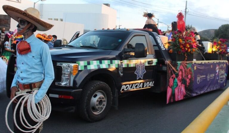 Programan operativos viales para desfile y actividades del Festival de Día de Muertos