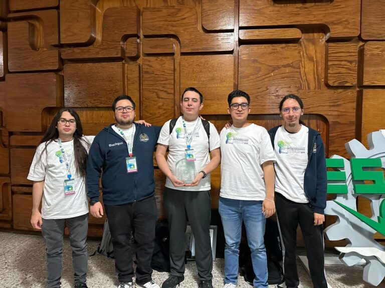 Alumnos de la UAZ ganan primer lugar en HackDef