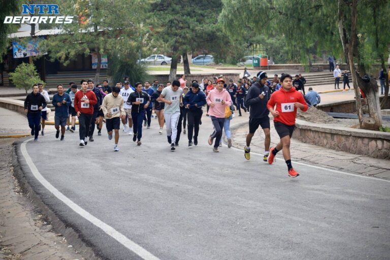 Celebran al Educador Físico con carrera atlética