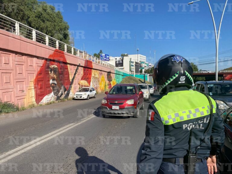 Chocan tres vehículos sobre bulevar; hay un lesionado
