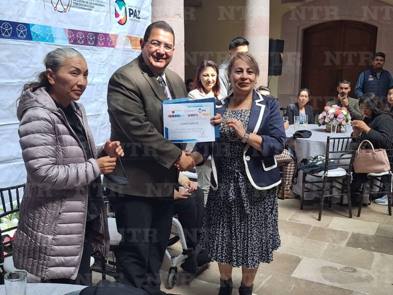 Concluyen funcionarios y docentes Curso de Escritura Braille