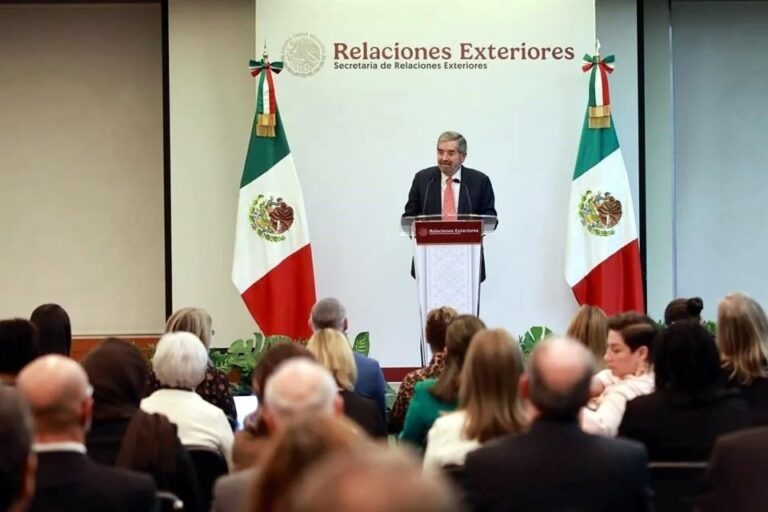 Migración no debe resolverse sino gestionarse: De la Fuente