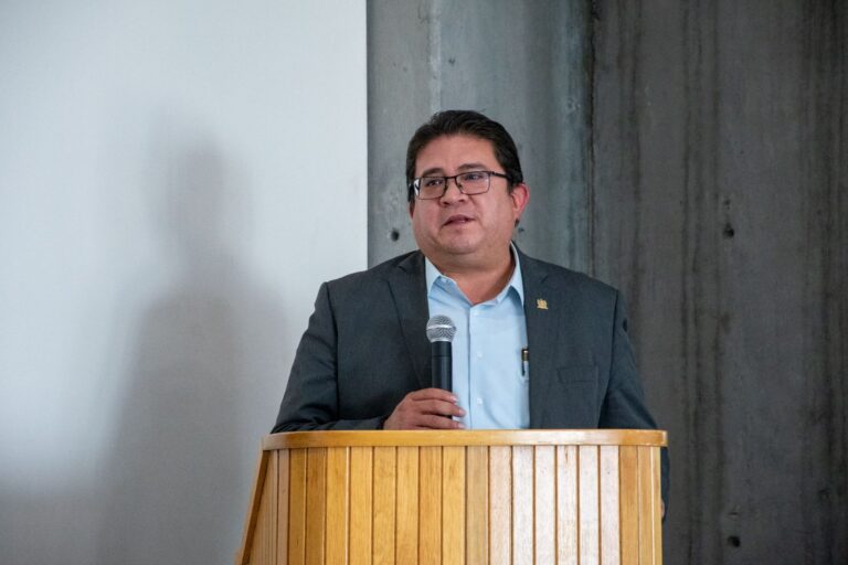 Políticos, paros en la UAZ: rector