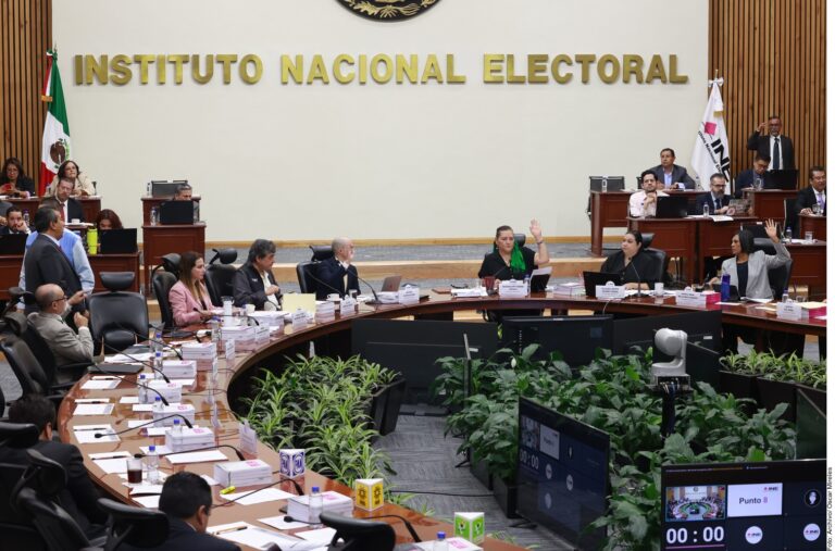 Recibe INE 140 suspensiones de elección del PJ