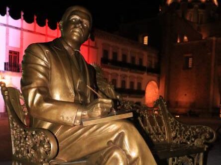 Recolectan metales para escultura de Velarde