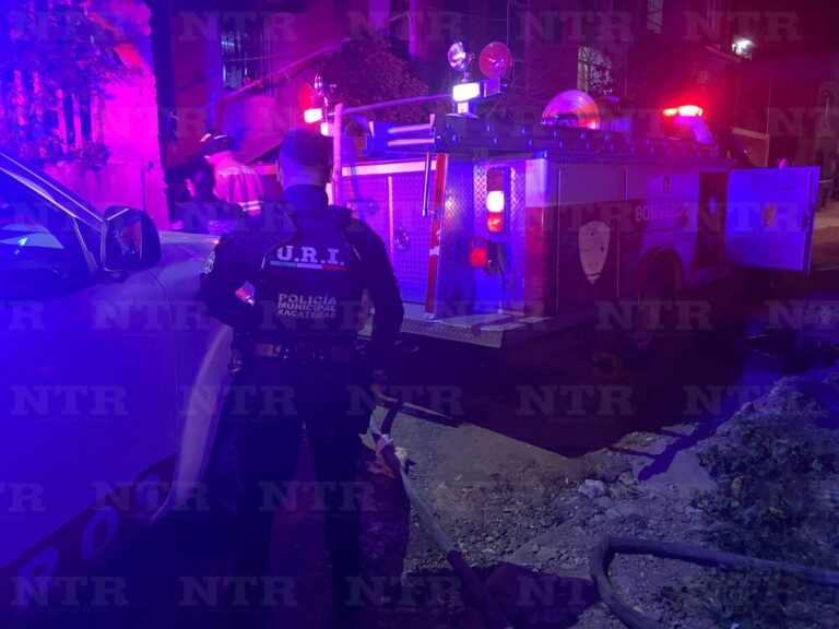 Registran solo daños materiales tras incendio de casa