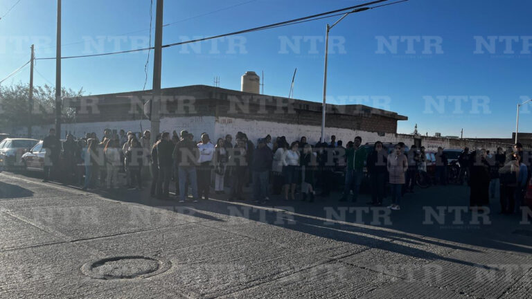 Toman docentes de Telesecundaria presidencia de Fresnillo