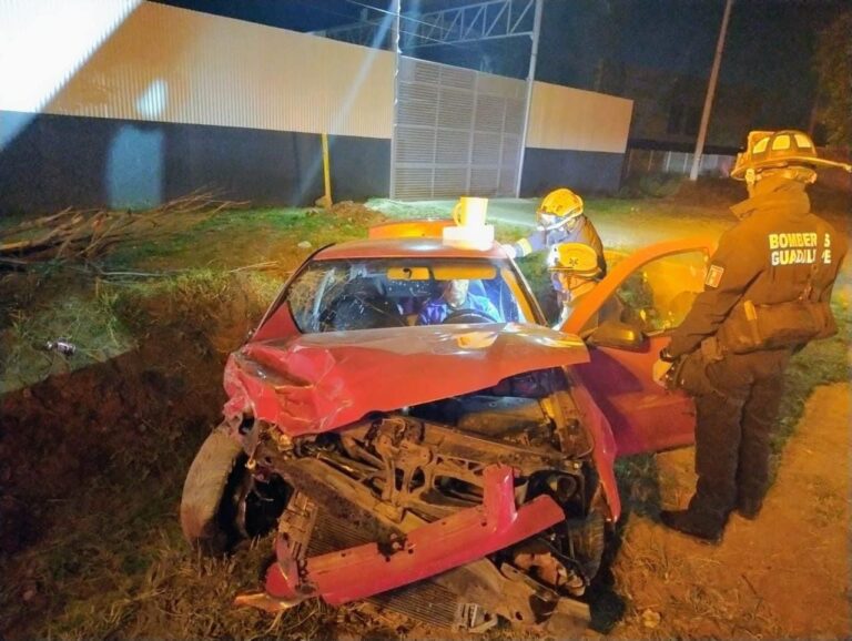 Chocan en carretera estatal 181