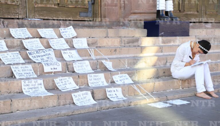 Se manifiesta Mariana a un año de intento de suicidio