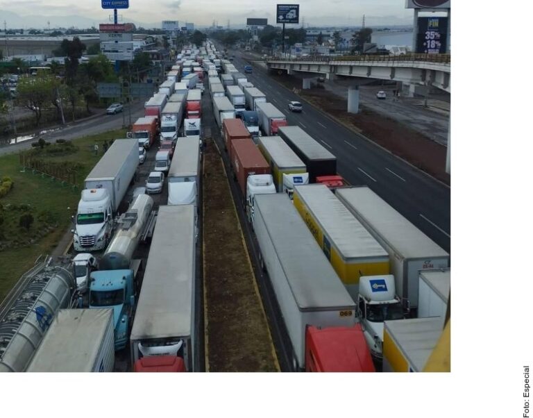 Colapsa la México-Querétaro por accidentes