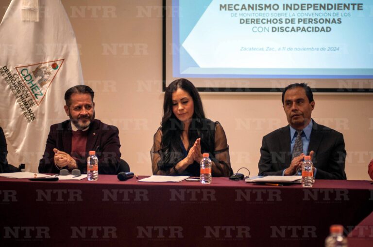 Exigen empleos personas con discapacidad