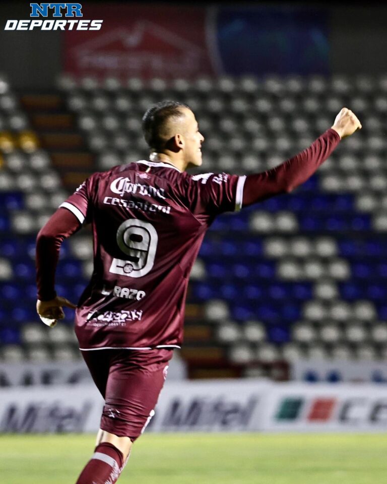 Luis Razo mantiene vivo a Mineros