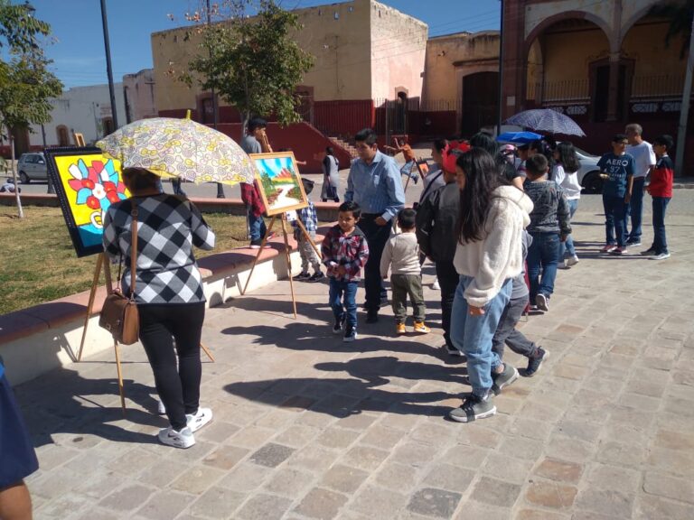 Presentan peques su primera muestra: Identidades en Diálogo
