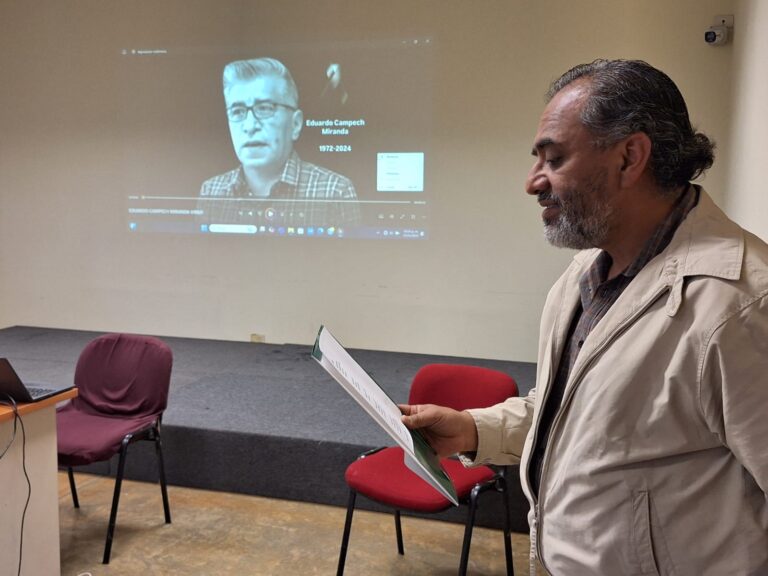 Reconocen al promotor literario Eduardo Campech