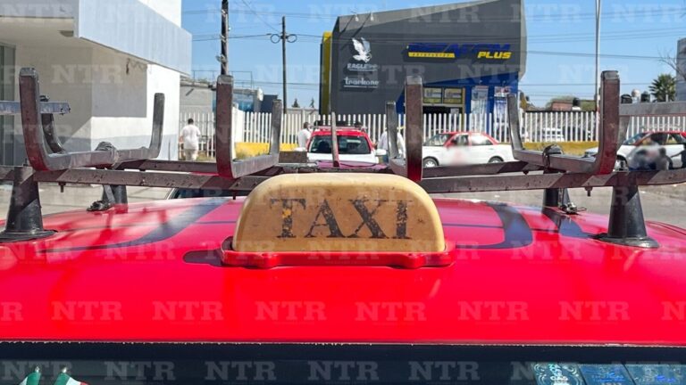 Operan taxistas con temor