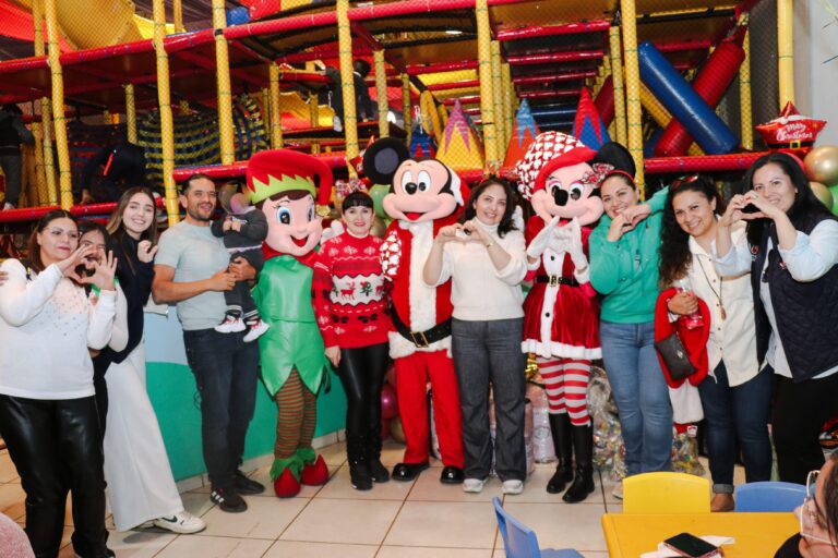 Disfrutan niños de Casa Cuna “Plácido Domingo” de convivencia navideña