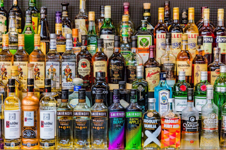 Identifican 20 negocios irregulares de venta de alcohol