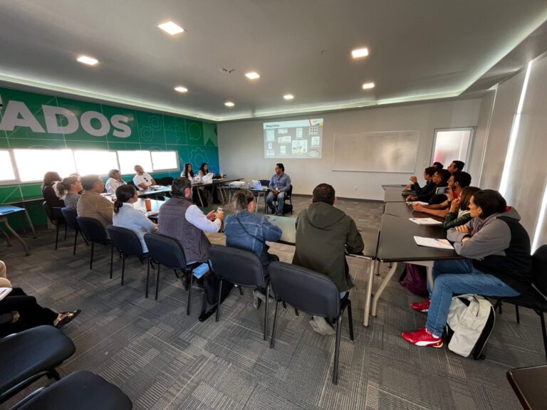 Impulsan a pequeños negocios para vender productos en Oxxo