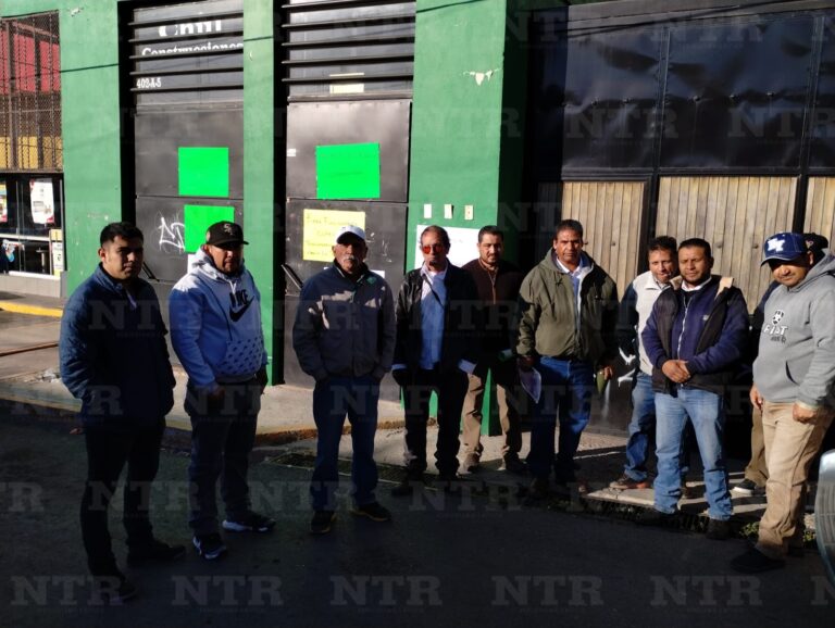 Reclaman taxistas falta de transparencia en concesiones
