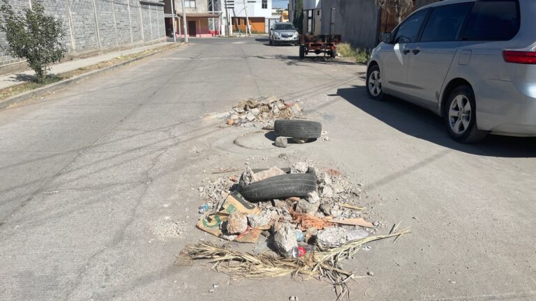 Rehabilitan drenaje en calle Bahía de Santa Ana