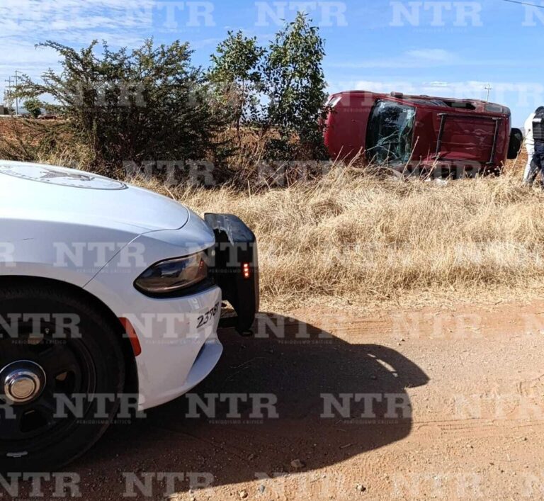 Se vuelca camioneta en Morelos; hay una lesionada