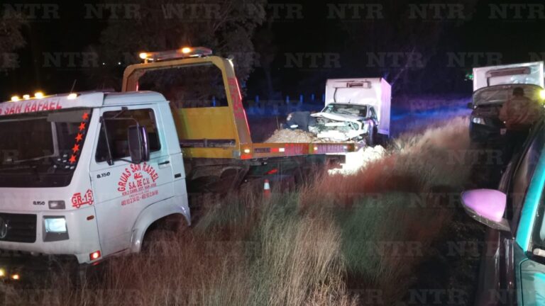 Sufre transportador de carne accidente cerca de comunidad Río Florido