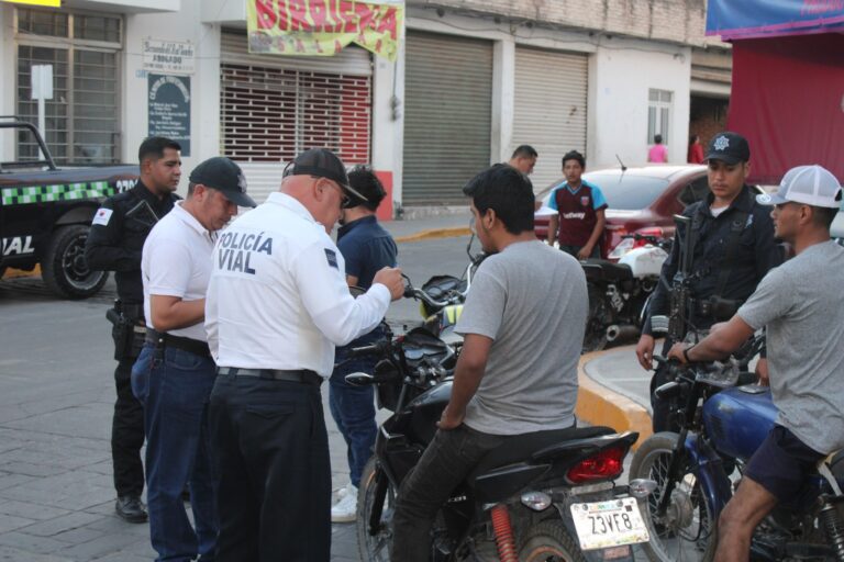 Supervisan a motociclistas de Jalpa