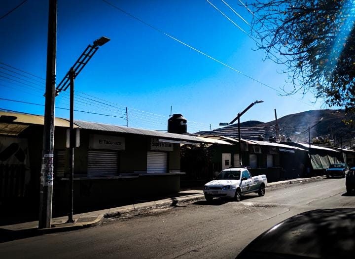 Tres Cruces, con deficiente alumbrado