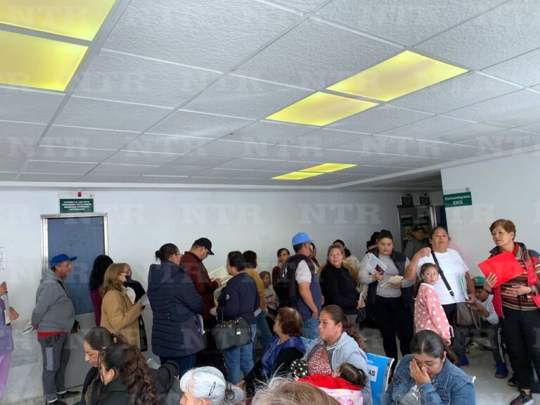 Se satura IMSS por falta de personal