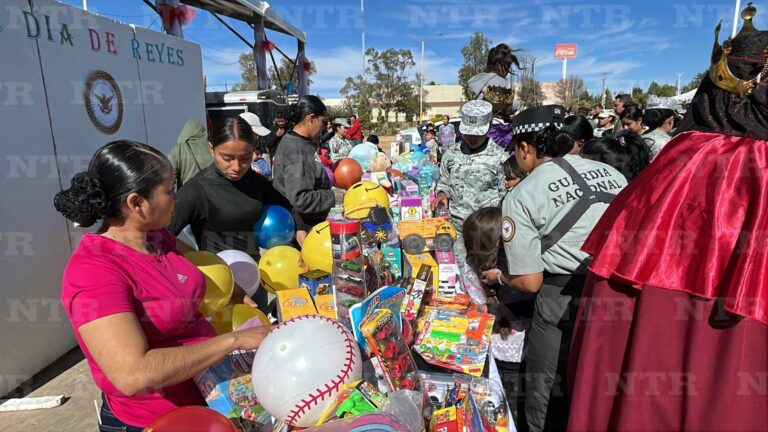 Entrega GN juguetes por Día de Reyes
