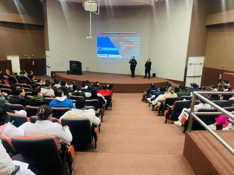 Advierten sobre extrosiones a personal del HGZ