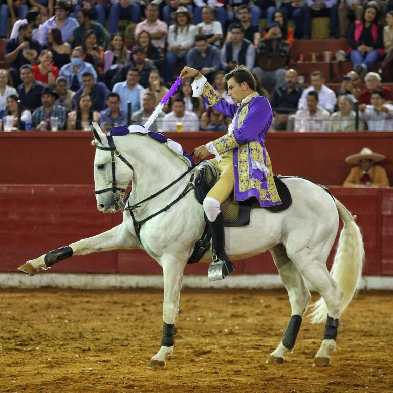 Anuncian Corrida de Rejones para Cedral