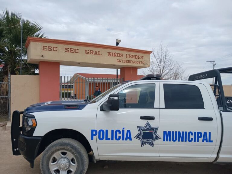 Lanzan bomba molotov a secundaria de Río Grande