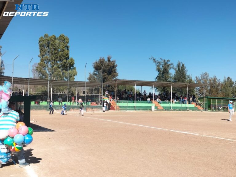Despiden a paisanos con béisbol