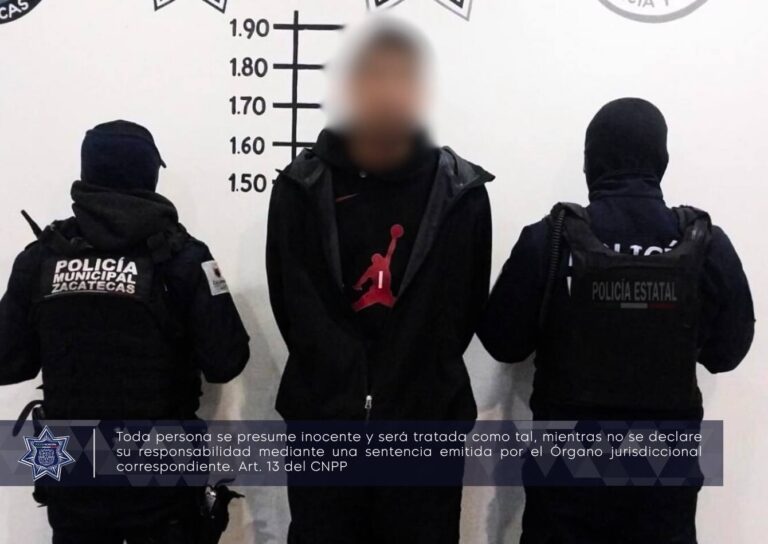Detienen a dos personas por presunto narcomenudeo