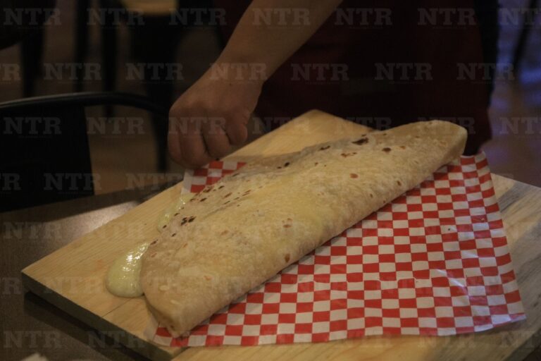 Disfruta de las enormes quesadillas en La Tapia Fonda