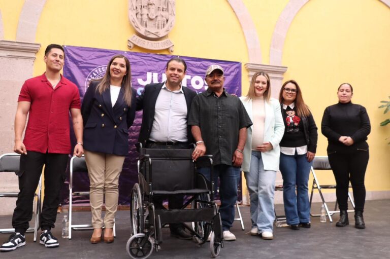 Entrega DIF Capital apoyos del programa «Juntos Construyendo la inclusión»