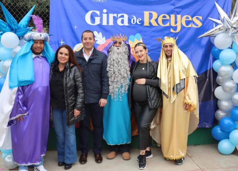 Entregan juguetes a niños de escasos recursos