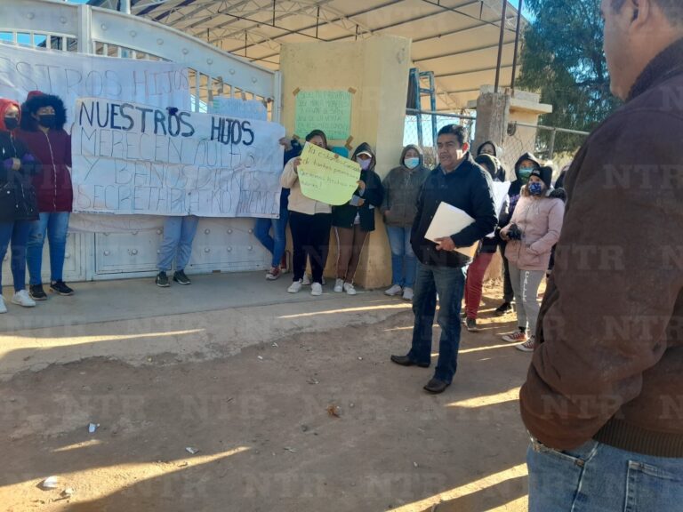 Mantienen paro en primaria de Pinos; exigen convenio de rehabilitación