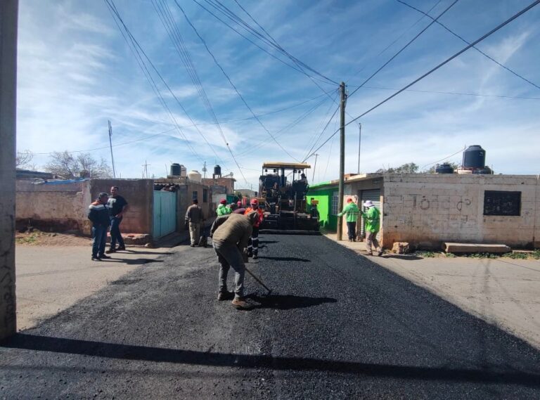 Realizan pavimentación en vías de Pánuco