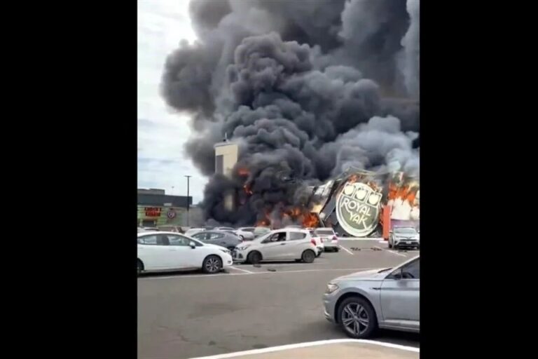 Se incendia negocio y casino en Culiacán