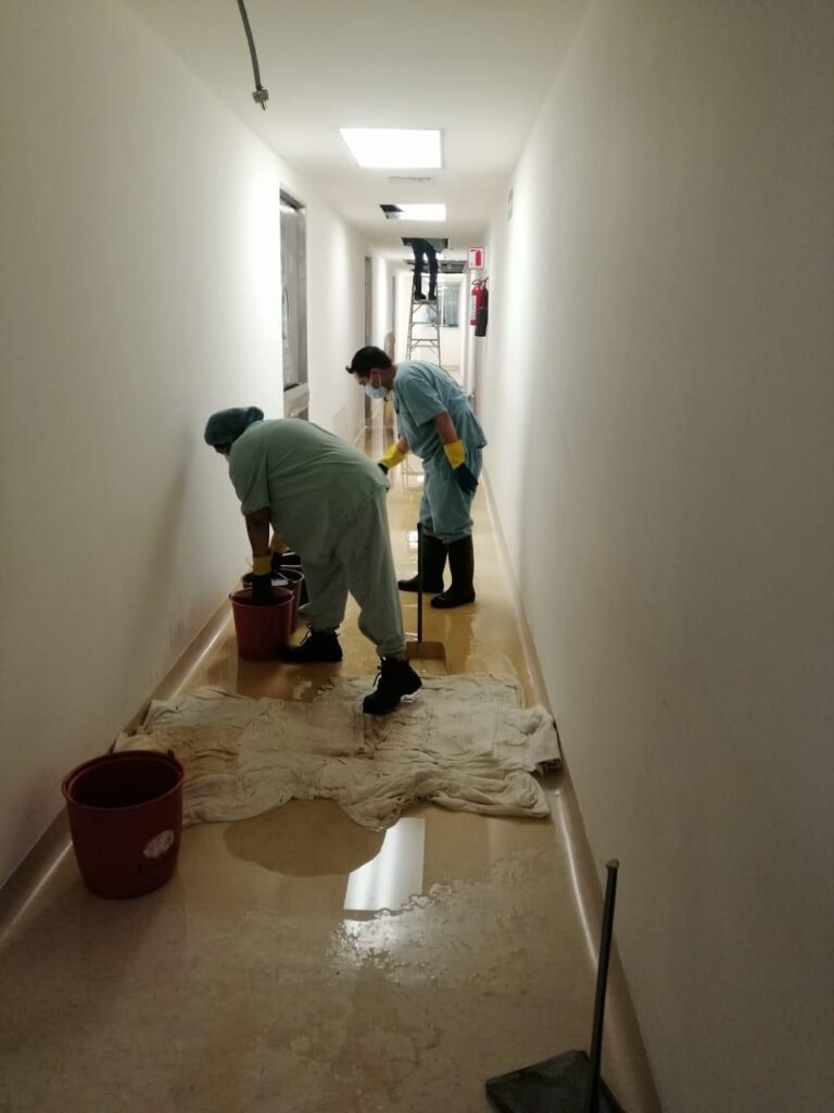 Se rompe tubería en hospital del ISSSTE